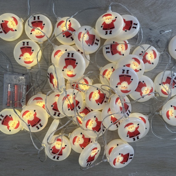 Christmas Lights - Round Santa - Battery Operated - 40 Lights ~18 Ft Long - Picture 3 of 5